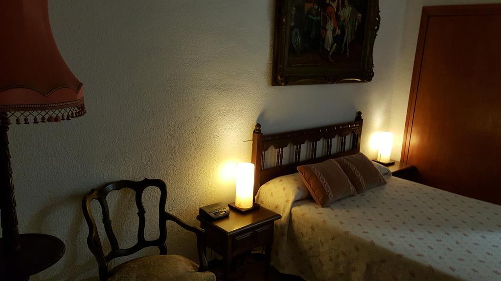 Hostal Residencia Catalina Palamós Buitenkant foto