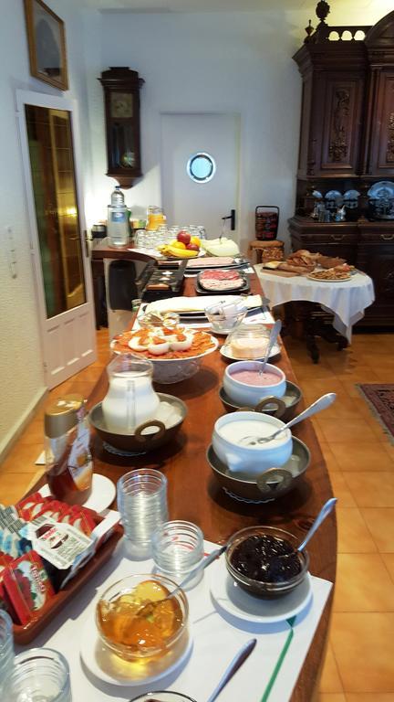 Hostal Residencia Catalina Palamós Buitenkant foto